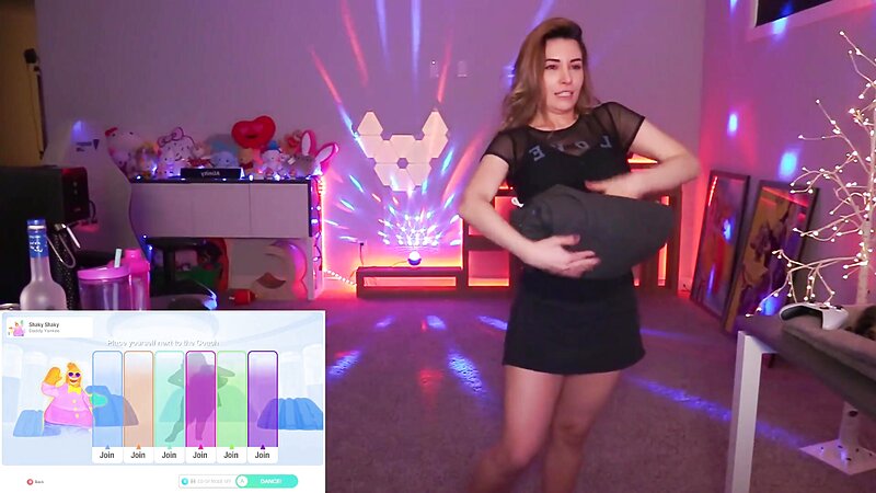 Alinity Naked Nip Slip