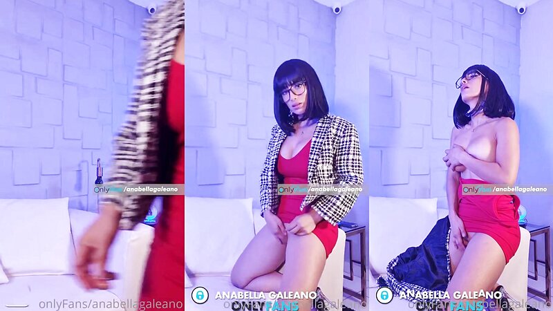 Anabella Galeano Nude Cosplay Stripteasing
