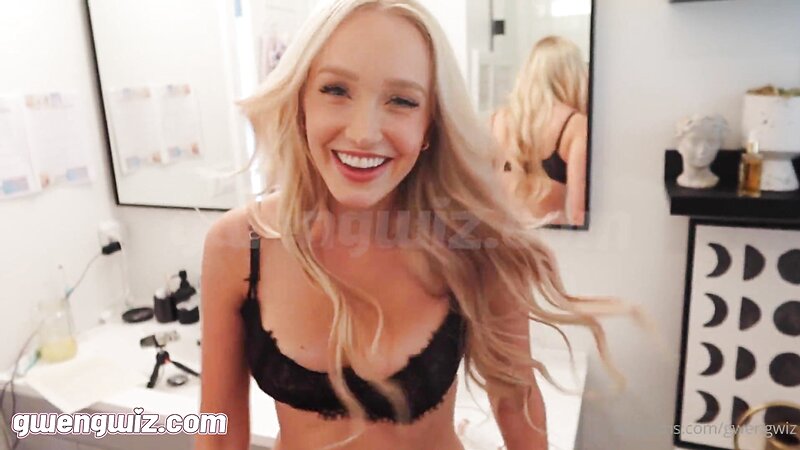 Gwen Gwiz Sexy Shower Sex and Fucking