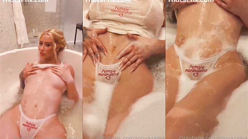 Iggy Azalea Nude Bathtub Nipple Slip