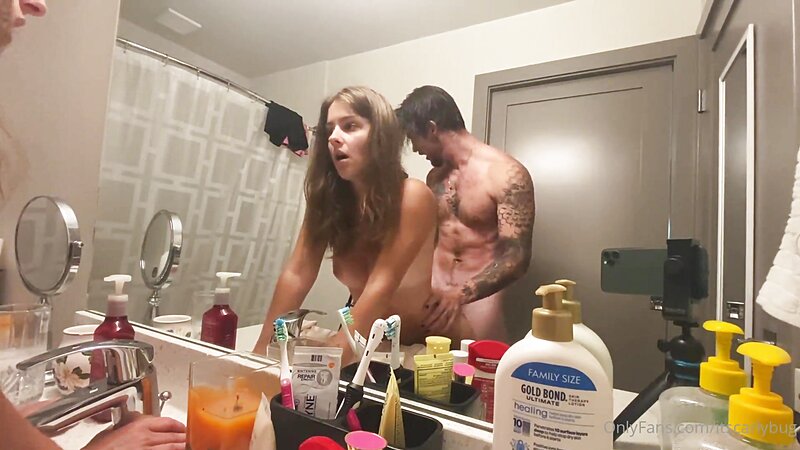 Lavynder Rain Naked Bathroom Fucking