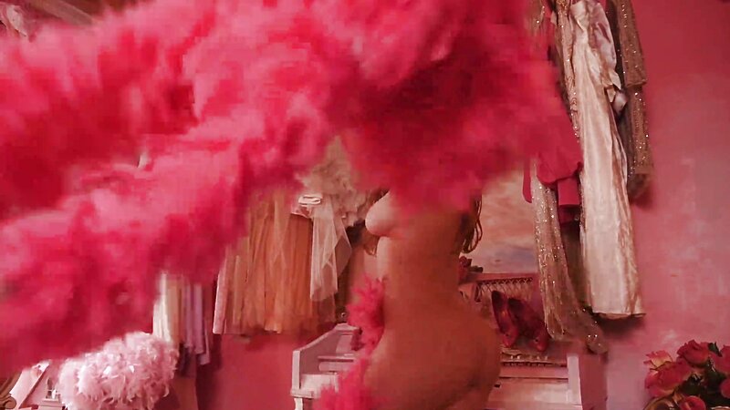 Lauren Summer Naked in a Photoshoot