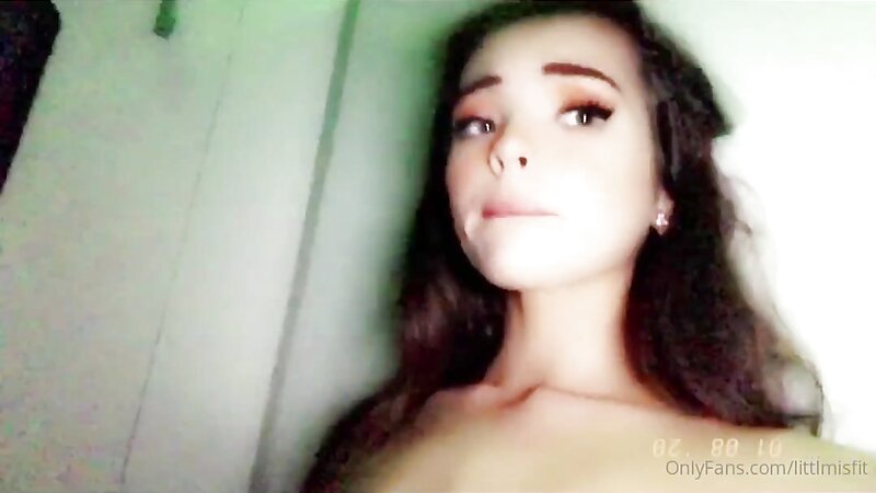 Littlmisfit Nude Pussy and Tits Tease Show