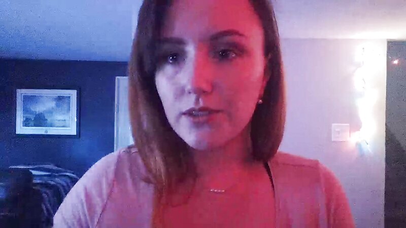 Twitch Streamer Naked and Delivering