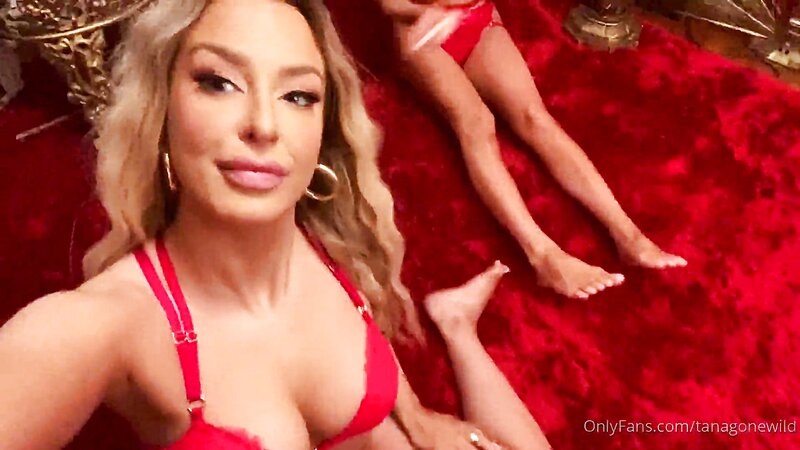 Tana Mongeau Nude Nipple Slip