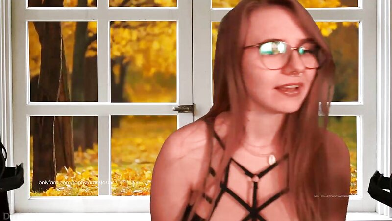 Soph Stardust Sexy Bra Scratching ASMR