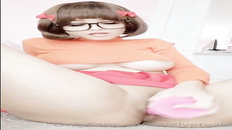 Velvet Valie Nude Velma Fucking a Dildo