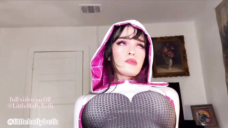 Horny Girl Deep Throat Blowjob Action