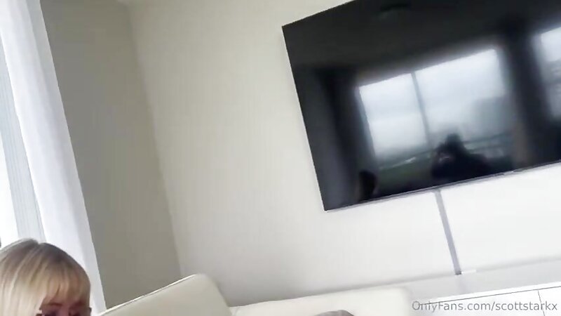 Katie V Amateur Naked and Horny Sex