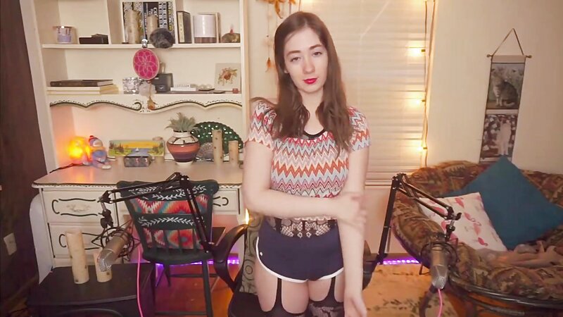 Courncake ASMR Clothing Scratching and Lotion Rubbing