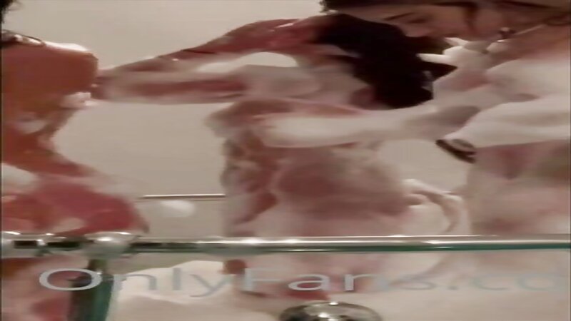 Emarrb Naked in a Soapy Bath