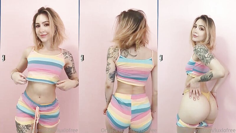 Luxlo Cosplay Yellow Thong Ass Tease Show