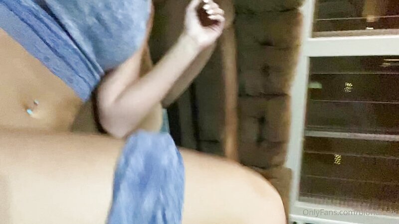 Blondierhi Nude Porn action