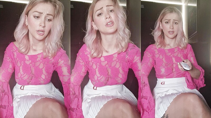 LienSue Hot Cosplay Babe Fingering and Sucking