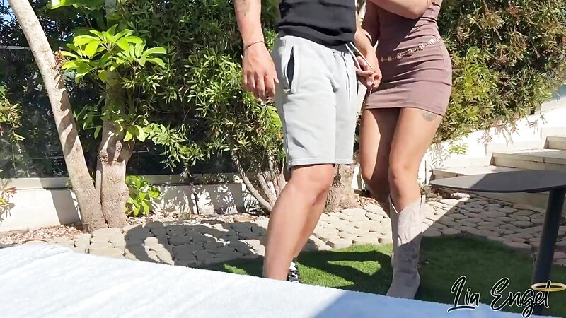 Lia Engel Nude Garden Sextape with Facial