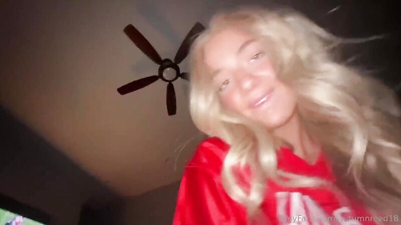 Autumren Late Night Sex in Bed
