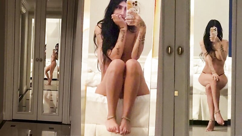 Mia Khalifa Naked Taking a Mirror Selfie