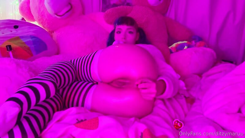 Ditzymaruu Anal Training with a Dildo action