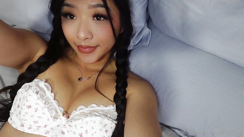 Graciehawj Asian Nude Playing With Herself