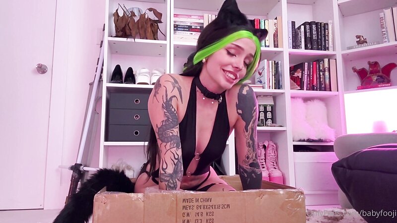 Babyfooji Fun with a Dildo and Feet