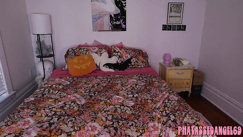 PhatAssedAngel69 First Date Jerk Off Instructions