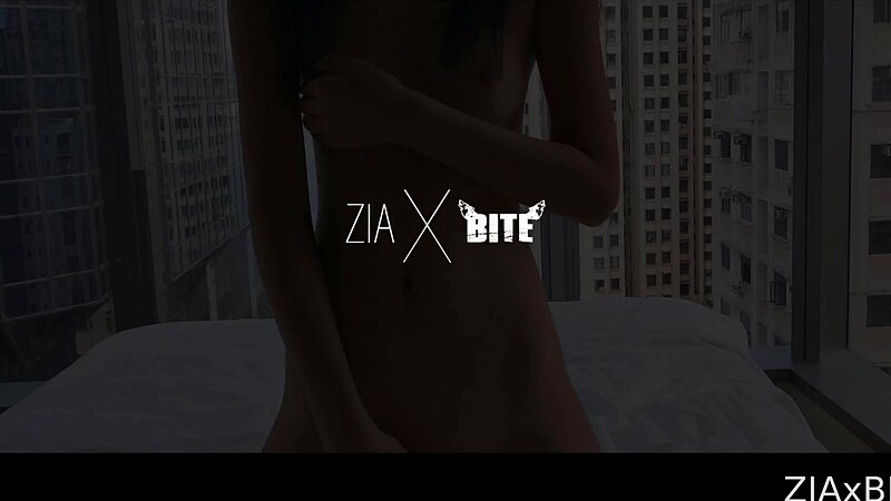 Zia and Bite Sex with View over Hongkong Harbor