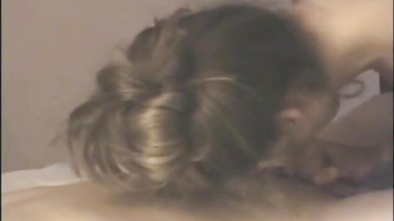 US Amateur Best Friends Girl-on-Girl Threesome Homemade