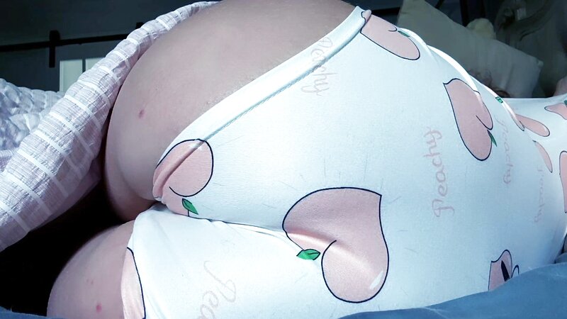 Liv Anonyma Gassy Girlfriend Farts Overnight