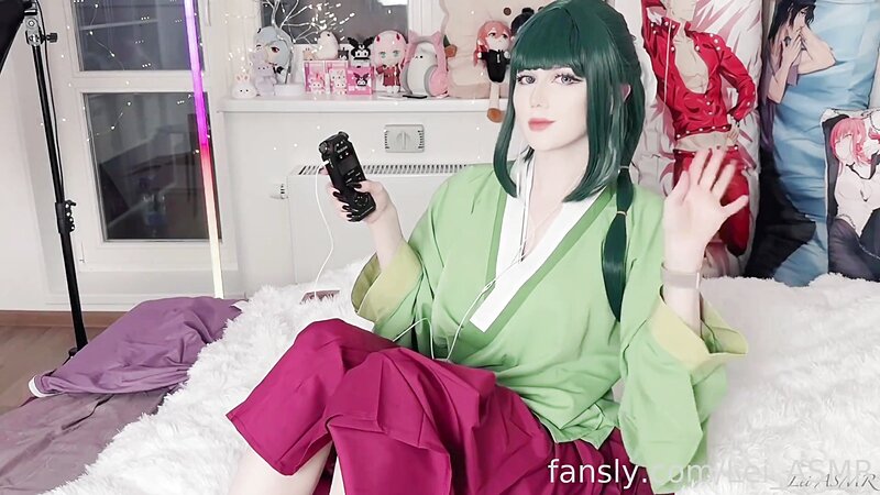 MaoMao Makima Cosplay ASMR Fabric Scratching