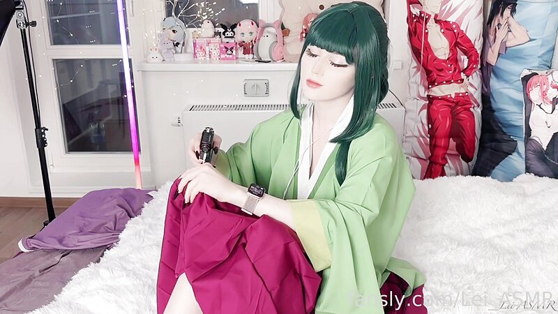 MaoMao Makima Cosplay ASMR Fabric Scratching