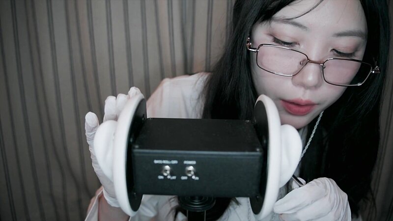 Dooboo ASMR Ear Licking Late Night Sensory Exam