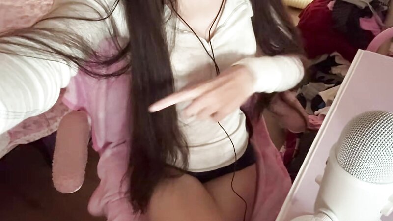 Beebee ASMR Naked Whisper Repeating Your Names