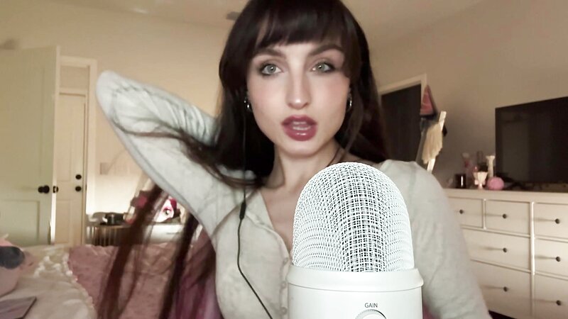 Beebee Naked Mouth Sounds ASMR Ear Licking Session