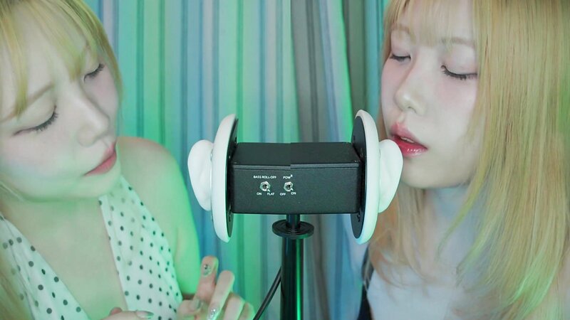 Dooboo ASMR Twins Nude Ear Licking and Kisses on 3DIO Microphone