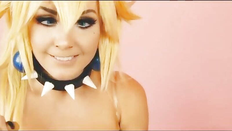 Jessica Nigri Nude Cosplay and Teasing