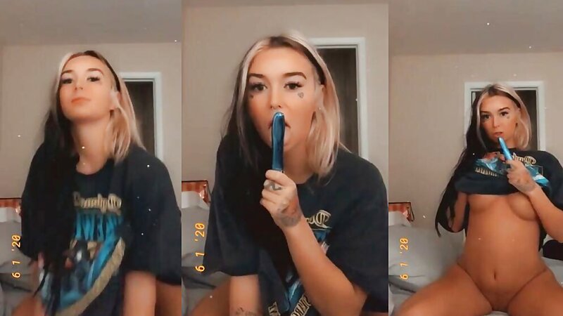 Kingkyliebabee Naked Dildo Play action