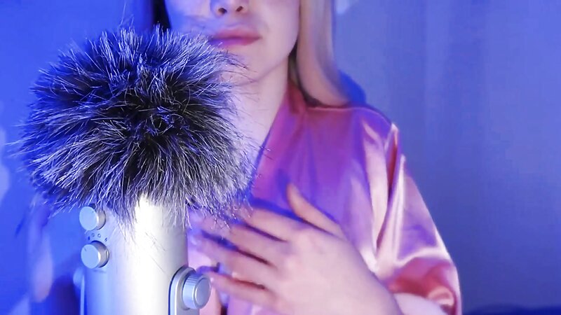 Jinx ASMR Fabric and Tapping Sounds