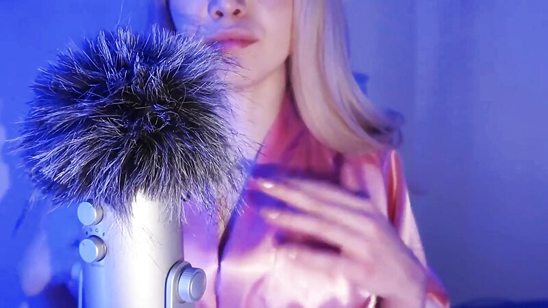 Jinx ASMR Fabric and Tapping Sounds