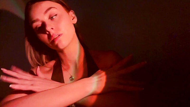 Simply Kel Gentle Skin Scratching, Brushing, Fabric Sounds, Collarbone Tapping & Massage ASMR