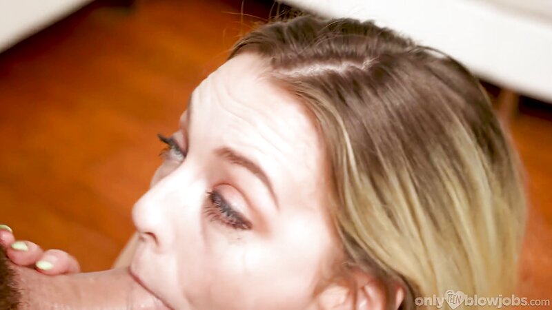 Lily Larimar Petite Blonde Blowjob on Stepdad to Borrow His Car