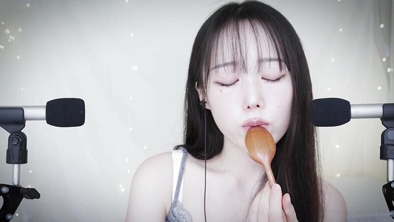 Jamonghae ASMR Eating You with Mouth Sounds