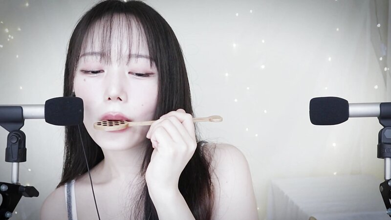 Jamonghae ASMR Eating You with Mouth Sounds