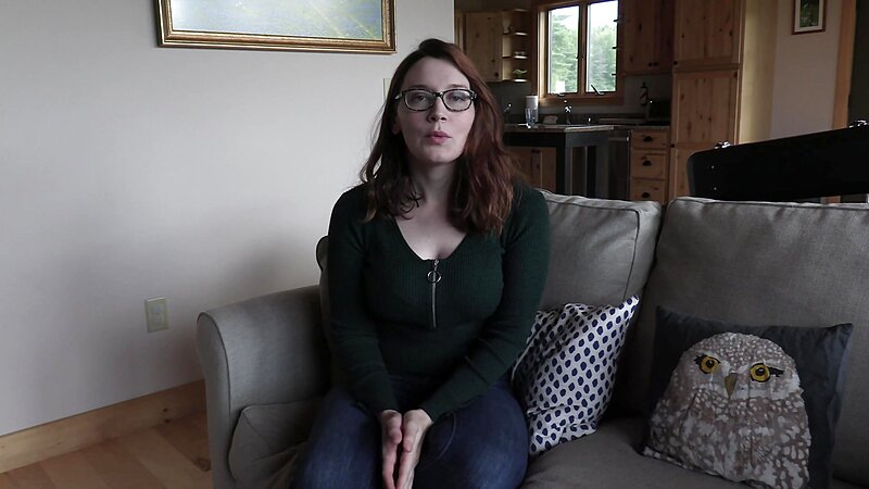 Bettie Bondage MILF Mom Finds Sneaky Phone Pics Blowjob POV Roleplay