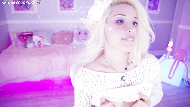 MyCherryCrush Elf Girl Riding Insane Vibrator Machine