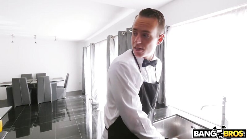 Harleydean Receives a Creaming Facial from the Butler with Tattoos