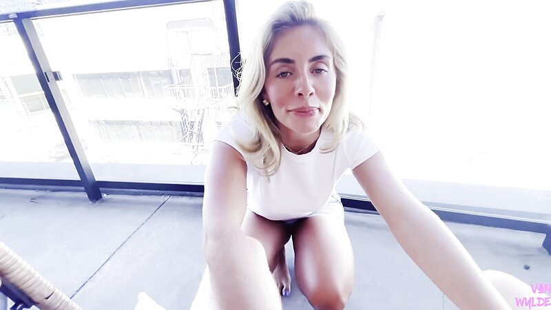 Bonnie Blue Deepthroat Blowjob in Upside Down POV with Big Cock