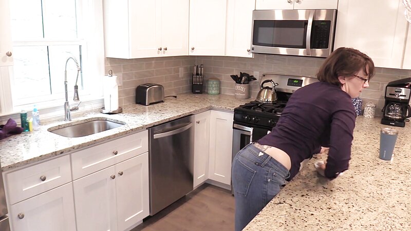Bettie Bondage - A Mothers Creampie Desire