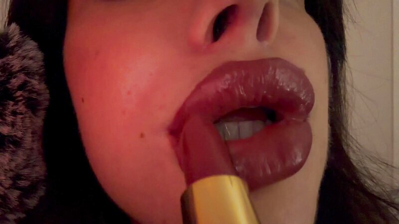 Vitsamin - 9 June 2026 - ASMR 50 Layers of Lipstick, Countdown, Gum Chewing, Slow Whispering