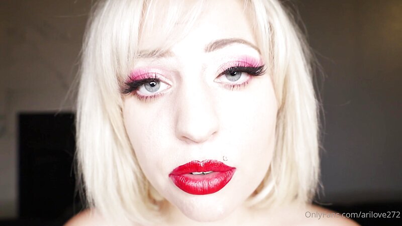 AriLove - ASMR Lens Licking and Fogging