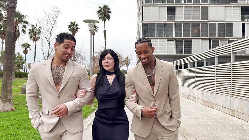 LilMilk69 Indulges Herself In A Threesome Facial